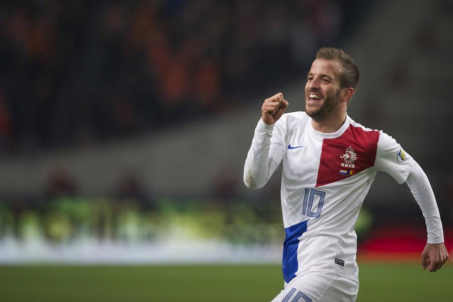 Rafael van der Vaart în Olanda - România 4-0 / 26.03.2013 „Complet idiot, un «pacient»” » Cea mai dură reacție după gestul șocant făcut de Antonio Rudiger