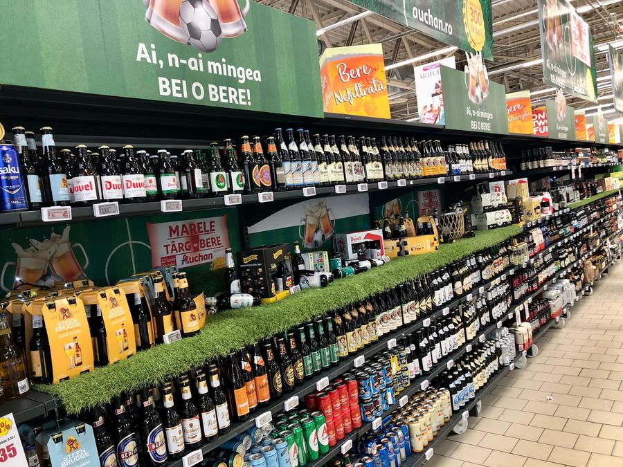 Meciul celor mai bune beri are loc la Marele Târg de Bere și Fotbal Auchan 2024: Startul partidei la cumpărături începe cu peste 300 de sortimente pentru toate gusturile