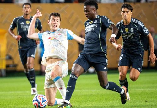 Vinicius, imposibil de oprit la Philadelphia / Foto: Imago