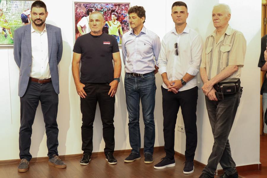 Fotbalul este Artă” de la Centrul Cultural “Mihai Eminescu” Artă și fotbal de Ziua Drapelului