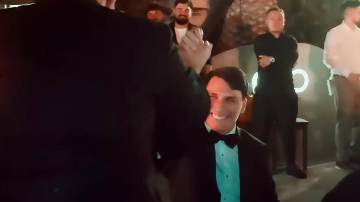 Imagini nepublicate de la nunta lui Coman: „Nașul e Mirel Rădoi!” » Au aruncat mii de euro la lăutari: „Viviana e viața mea”