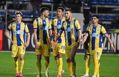 A plecat de la Petrolul direct în Kazahstan! Internaționalul s-a întors la echipa care l-a lansat în fotbal