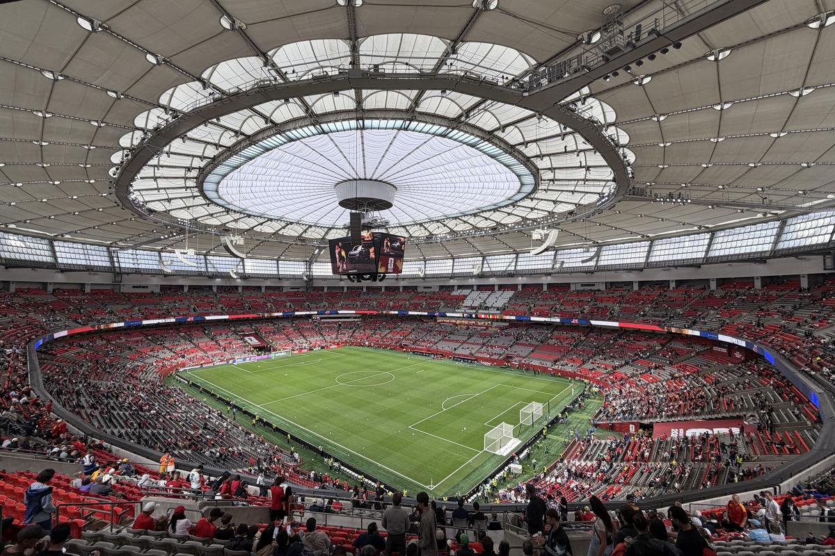 Ce am remarcat la BC Place, din Vancouver » Așa ar fi arătat Arena Națională dacă acoperișul de 20 de milioane de euro ar funcționa