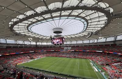Ce am remarcat la BC Place, din Vancouver » Așa ar fi arătat Arena Națională dacă acoperișul de 20 de milioane de euro ar funcționa