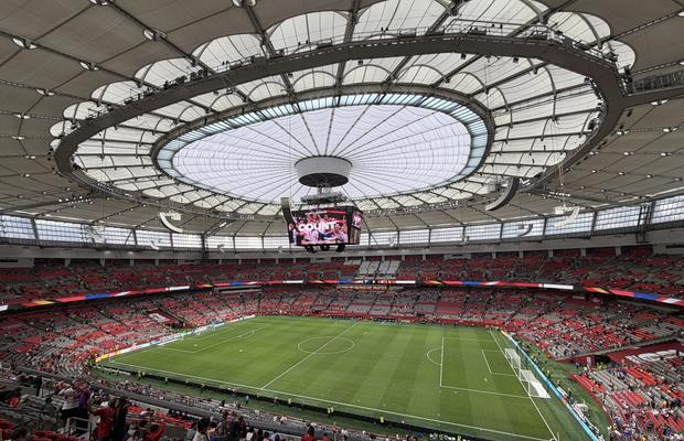 Ce am remarcat la BC Place, din Vancouver » Așa ar fi arătat Arena Națională dacă acoperișul de 20 de milioane de euro ar funcționa