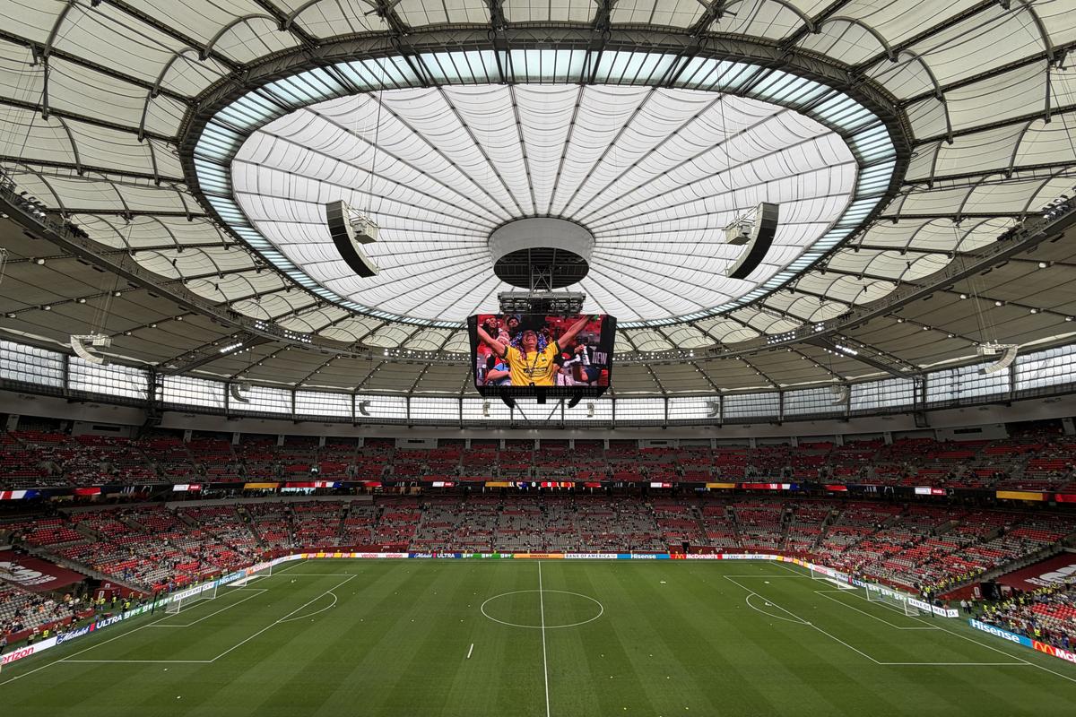 Ce am remarcat la BC Place, din Vancouver » Așa ar fi arătat Arena Națională dacă acoperișul de 20 de milioane de euro ar funcționa