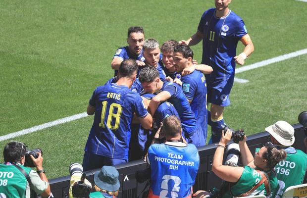 „Ați întâlnit vreodată bosniaci? Le-ar lua dulciurile copiilor fără probleme! Am dat de mulți în New York...”