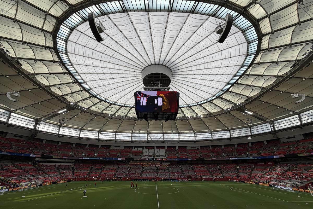 Ce am remarcat la BC Place, din Vancouver » Așa ar fi arătat Arena Națională dacă acoperișul de 20 de milioane de euro ar funcționa