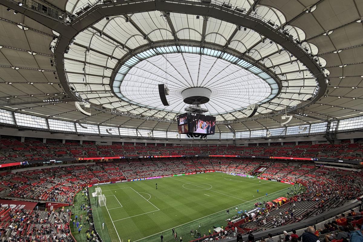 Ce am remarcat la BC Place, din Vancouver » Așa ar fi arătat Arena Națională dacă acoperișul de 20 de milioane de euro ar funcționa