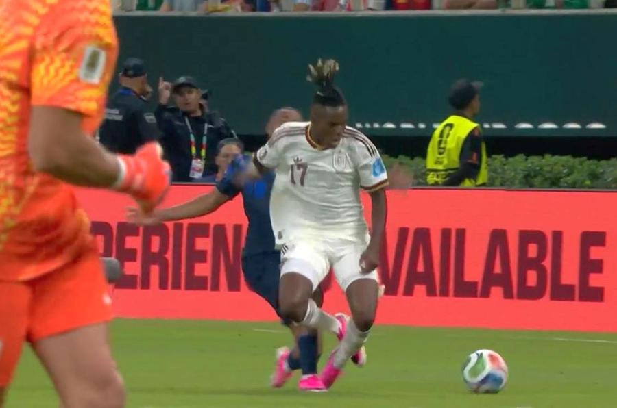 Accidentat la Mondial, jucătorul Spaniei dă vina pe adversar: „A făcut-o din frustrare”