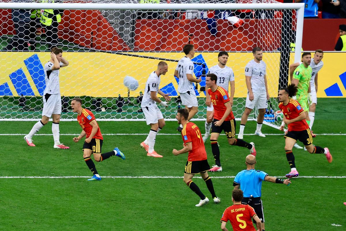 Final DRAMATIC pentru locul 2 în Egipt - Iran: urmează încă un scandal de arbitraj! + Belgia a defilat cu Noua Zeelandă în grupa G