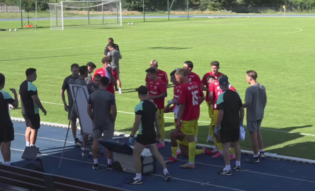 Echipamentul folosit de Dinamo în amicalul cu Motor Lublin