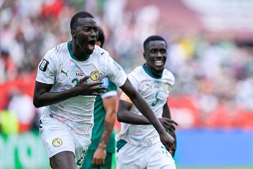 Pape Gueye, primul jucător din istoria Cupei Mondiale care dă 2 goluri și un assist intrând pe parcursul jocului/ foto Imago Images