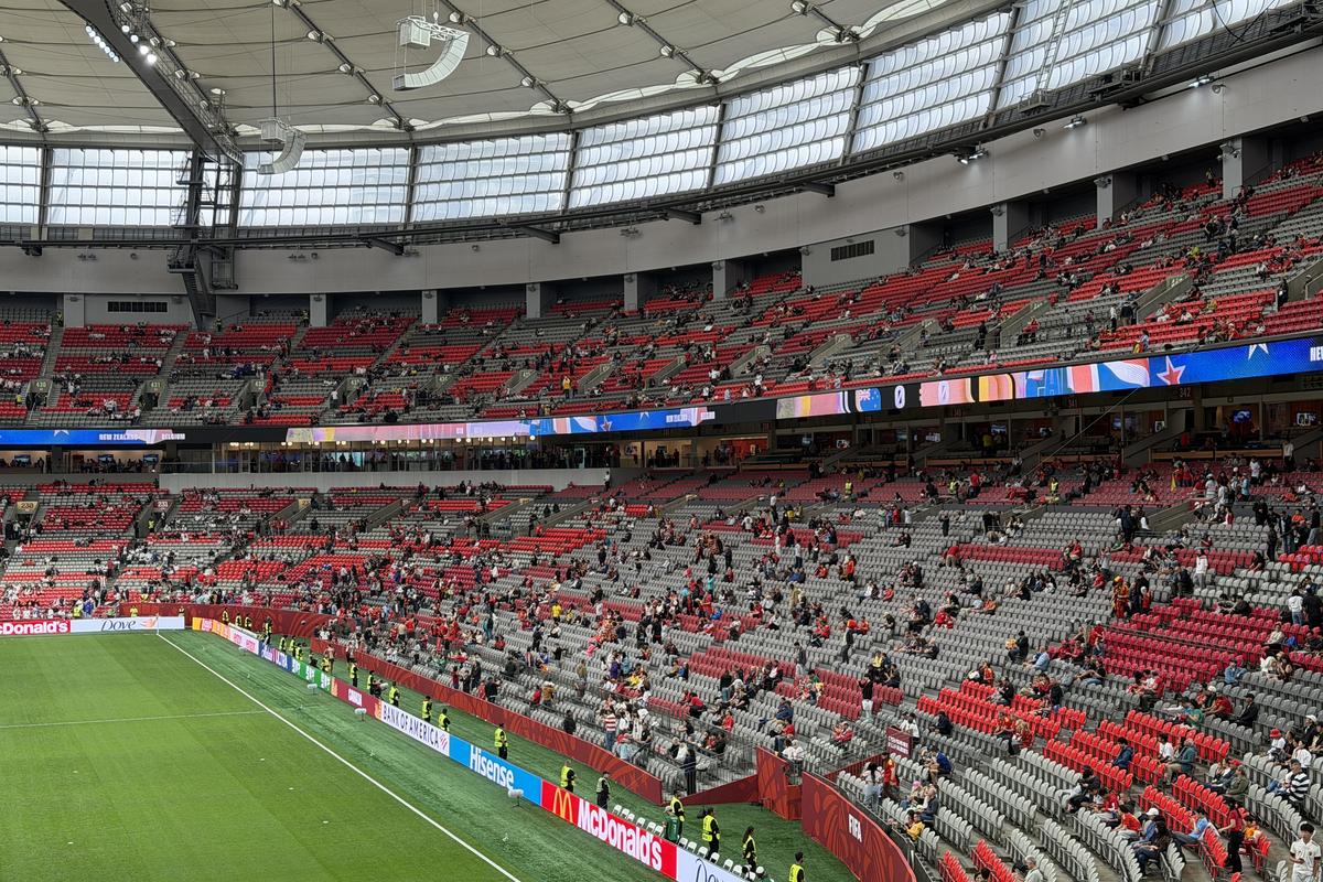 Ce am remarcat la BC Place, din Vancouver » Așa ar fi arătat Arena Națională dacă acoperișul de 20 de milioane de euro ar funcționa