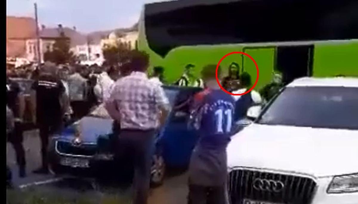 Dan Alexa, bătaie parte în parte cu fanii celor de la UTA