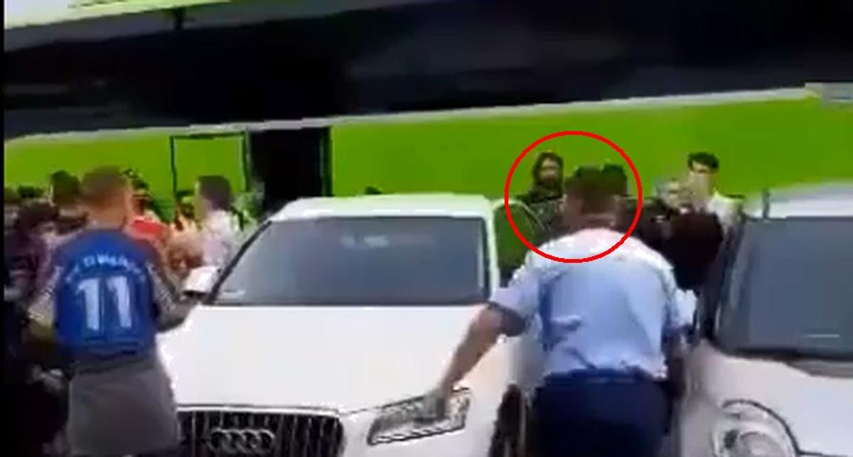 Dan Alexa, bătaie parte în parte cu fanii celor de la UTA