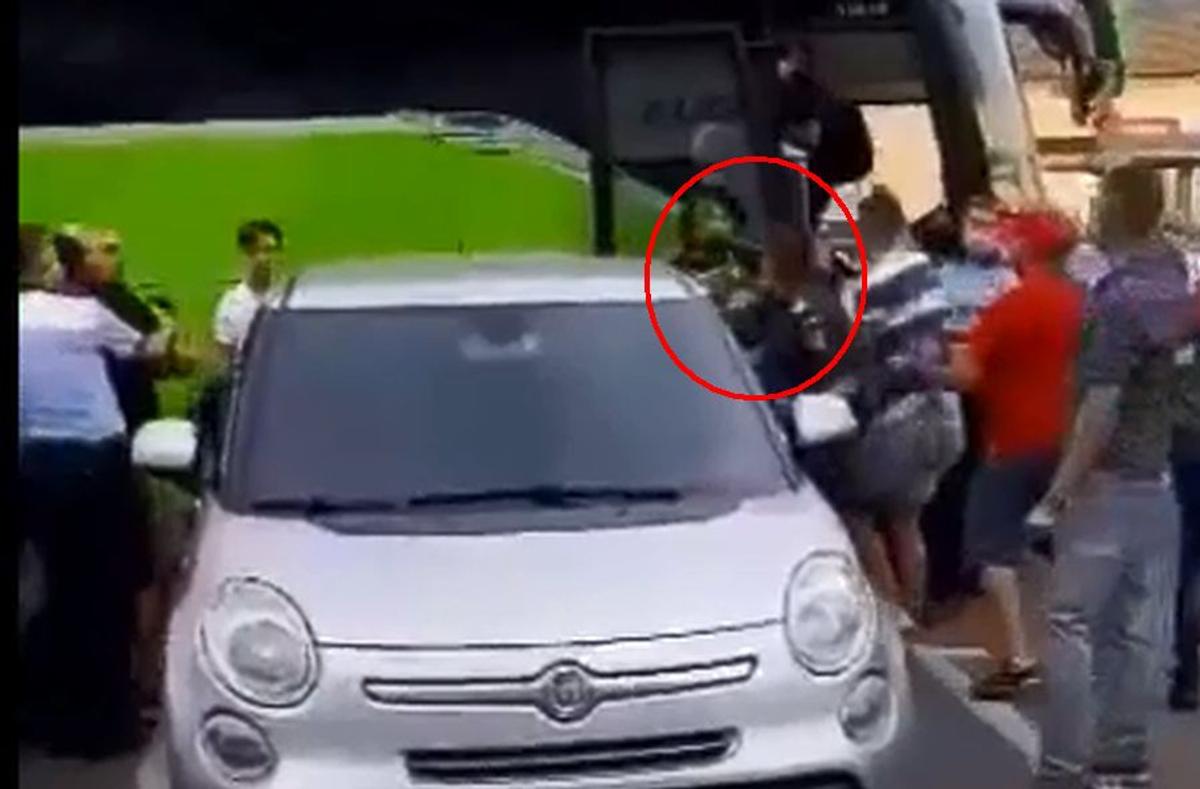Dan Alexa, bătaie parte în parte cu fanii celor de la UTA