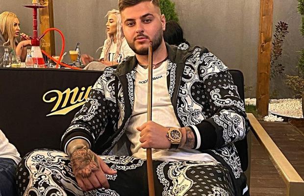 VIDEO+FOTO Adrian Mititelu Jr. face furori la Mamaia » A pus imnul Craiovei în club și s-a afișat cu noua cucerire