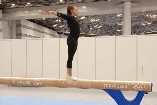 Larisa Iordache a revenit la antrenamente // foto: Facebook @ frgimnastica