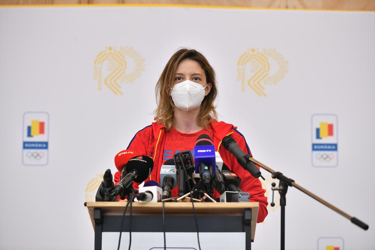 Ana Maria Popescu la aterizarea la București