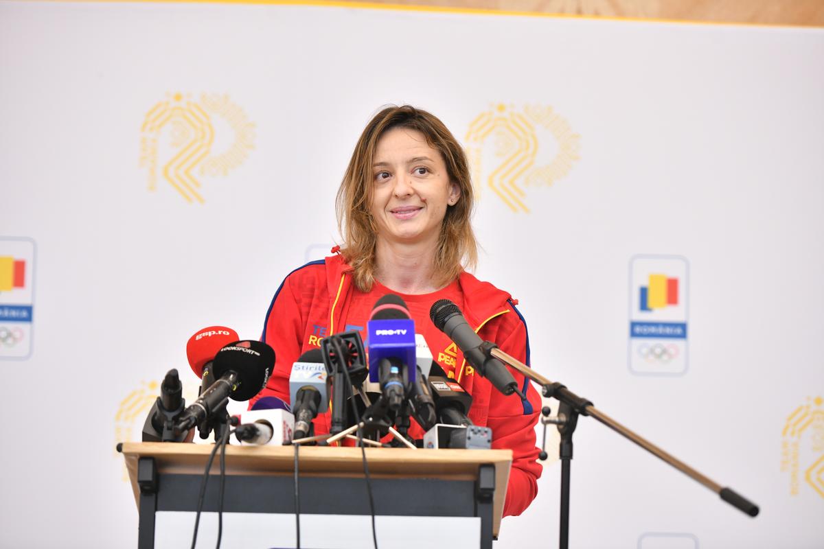 Ana Maria Popescu la aterizarea la București