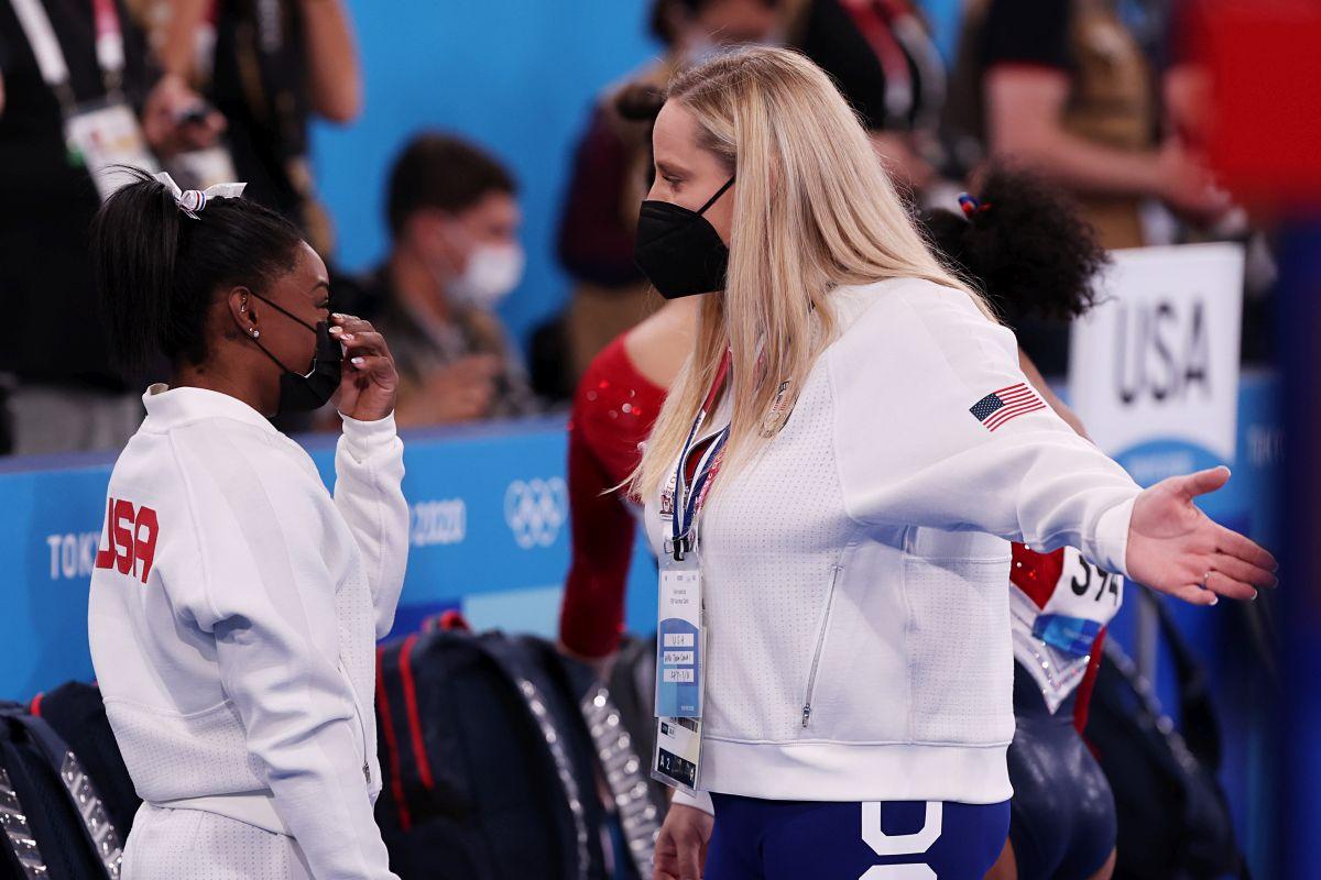 Surpriză de proporții! Simone Biles s-a retras și din finala concursului de individual compus! Care este motivul: „Aplaudăm curajul ei”
