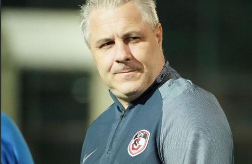 Marius Șumudică (50 de ani) a dezvăluit interesul unei formații din Turcia pentru Deian Sorescu (23 de ani) și vede cu ochi buni revenirea lui Laurențiu Reghecampf (45 de ani) în Liga 1.