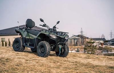 Atuuri la pilotarea lui CFMOTO X4 CForce 450S Tractor