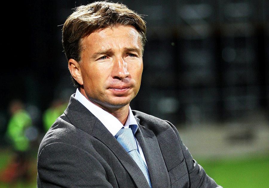 Dan Petrescu, în perioada Wisla // foto: Imago Images Cum a terorizat Dan Petrescu un fotbalist pe care tocmai îl transferase: „M-a înjurat de morți, atunci s-a încheiat totul. Mama a decedat când aveam 5 ani”