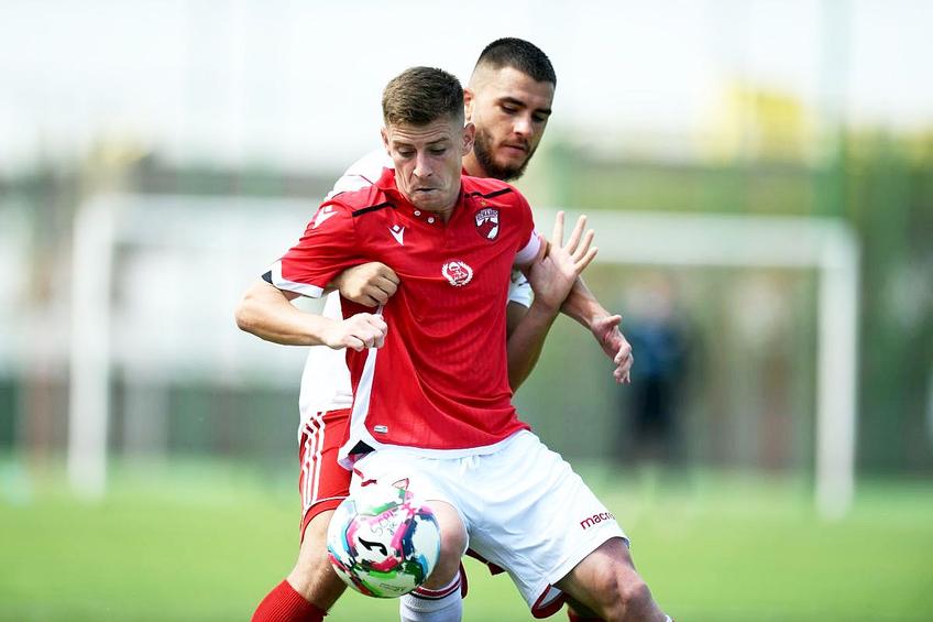 Noul echipament al celor de la Dinamo, purtat la amicalul de astăzi cu SC Popești Leordeni // foto: Raed Krishan - GSP