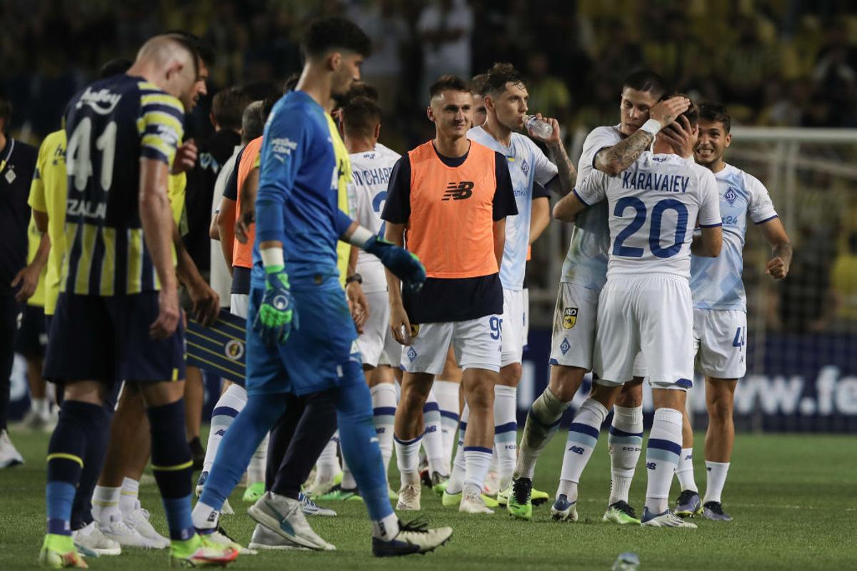 Scene absolut revoltătoare în timpul meciului Fenerbahce - Dinamo Kiev » Mii de turci au strigat numele lui Putin: „Mi-e rușine că trăiesc în aceeași țară cu voi!”