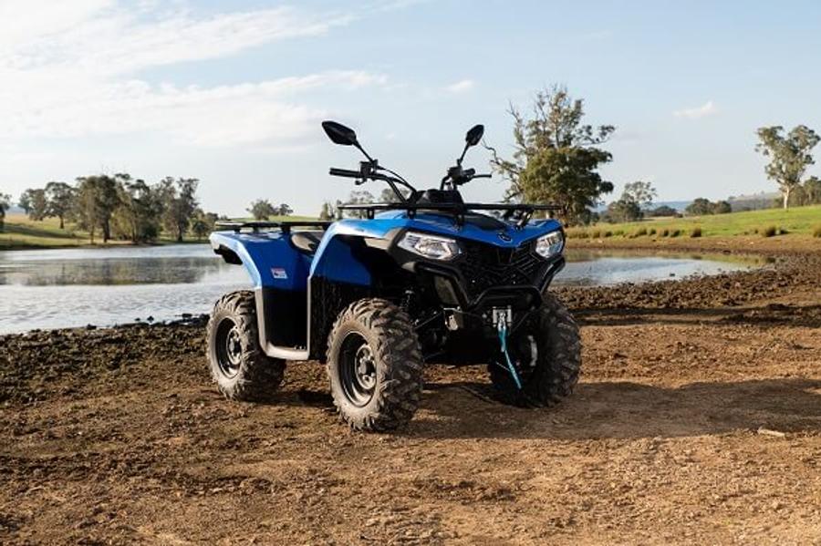 Atuuri la pilotarea lui CFMOTO X4 CForce 450S Tractor