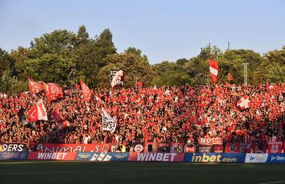 Sepsi acuză UEFA de dublă măsură » Dioszegi s-a dus la jurnaliștii români prezenți la Sofia: „Aici nu se mai dau amenzi?”