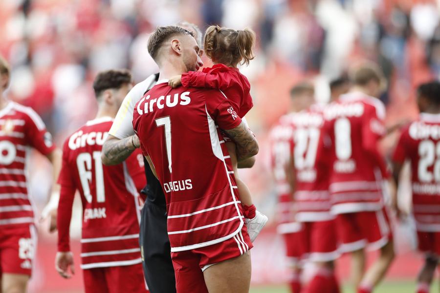 Foto: Imago Images Denis Drăguș se desparte de Standard Liege, dar nu vine la Rapid » Are ofertă din Anglia