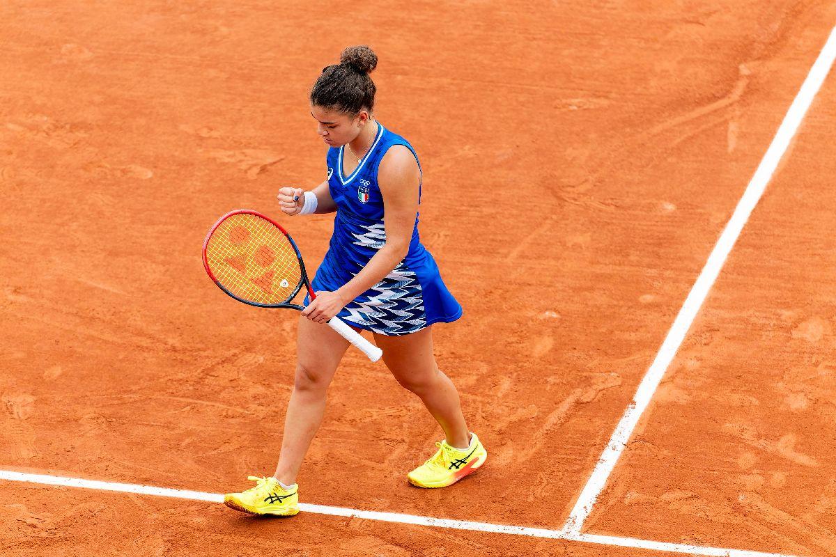Ana Bogdan - Jasmine Paolini, primul tur de la Jocurile Olimpice. Imagini tari de pe  „Suzanne Lenglen”