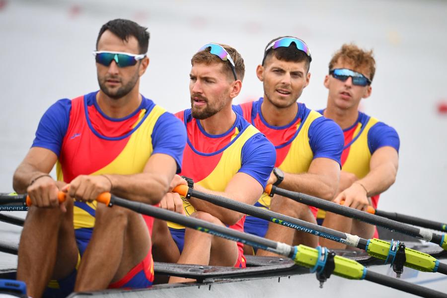Barca masculină a României de 4 vâsle Foto: Raed Krishan (Vaires-sur-Marne) Canotorii români au început asaltul la Paris » Simona Radiș și Ancuța Bodnar, ritm de campioane, au câștigat cu avans mare seria!