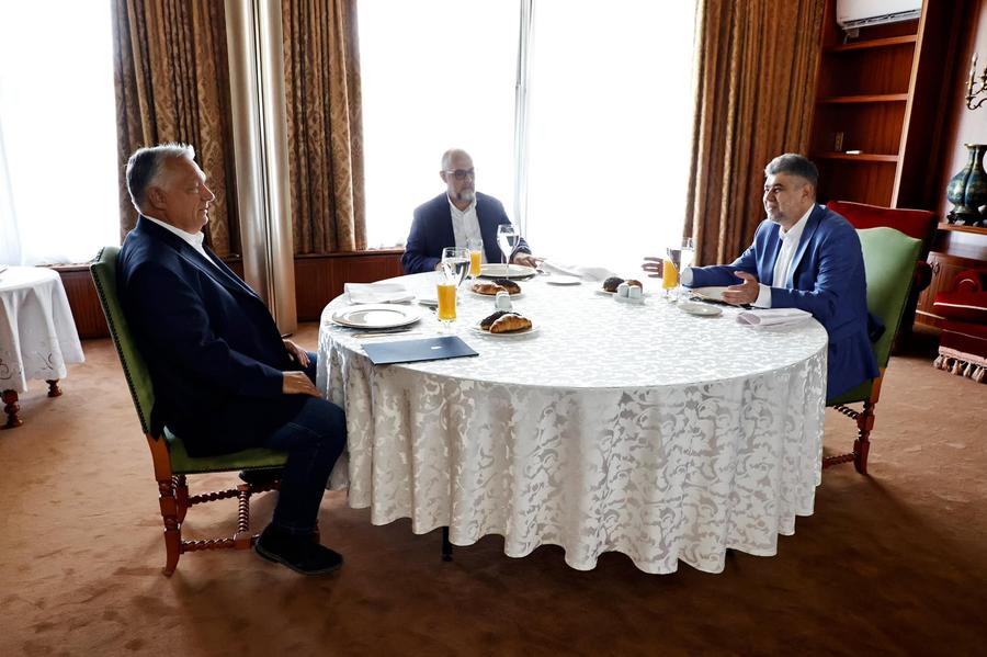Viktor Orbán, Kelemen Hunor și Marcel Ciolacu Viktor Orbán nu a mai venit la Sepsi - Dinamo! Premierul maghiar era așteptat să ajungă de la Băile Tuşnad