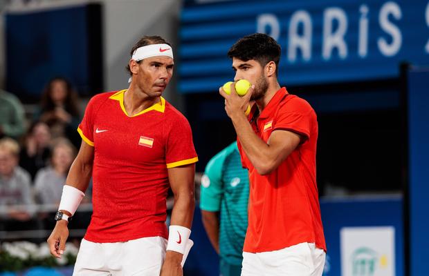 Unde a ajuns un tricou purtat de Rafael Nadal la Jocurile Olimpice de la Paris? » „Am ieșit din zona de confort, i-am cerut să facem și o poză”
