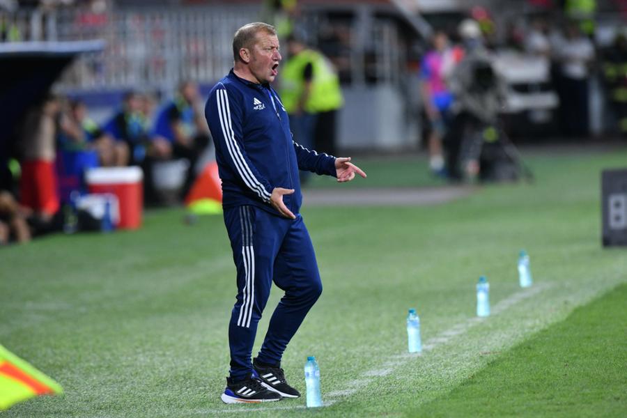 Dorinel Munteanu, în FCSB - Oțelul 0-2. Foto: Cristi Preda, GSP 5 momente inedite care nu s-au văzut la TV în FCSB - Oțelul 0-2 » Elias Charalambous și Dorinel Munteanu au oferit imaginea zilei