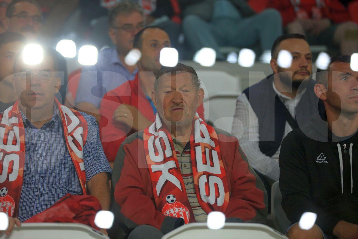 A lucrat la Real Madrid 30 de ani, iar acum urmărește meciuri din Superliga » Pe cine a surprins GSP la Sepsi - Dinamo