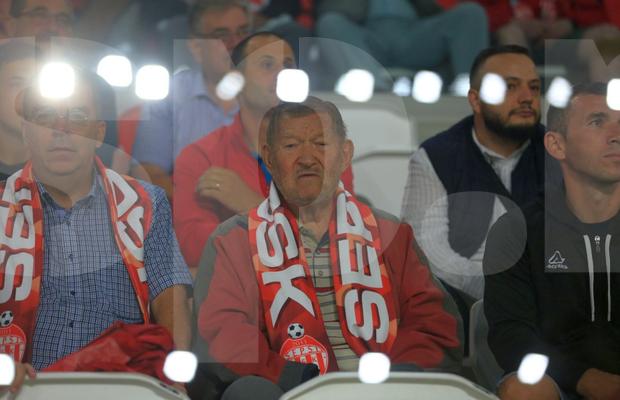 A lucrat la Real Madrid 30 de ani, iar acum urmărește meciuri din Superliga » Pe cine a surprins GSP la Sepsi - Dinamo