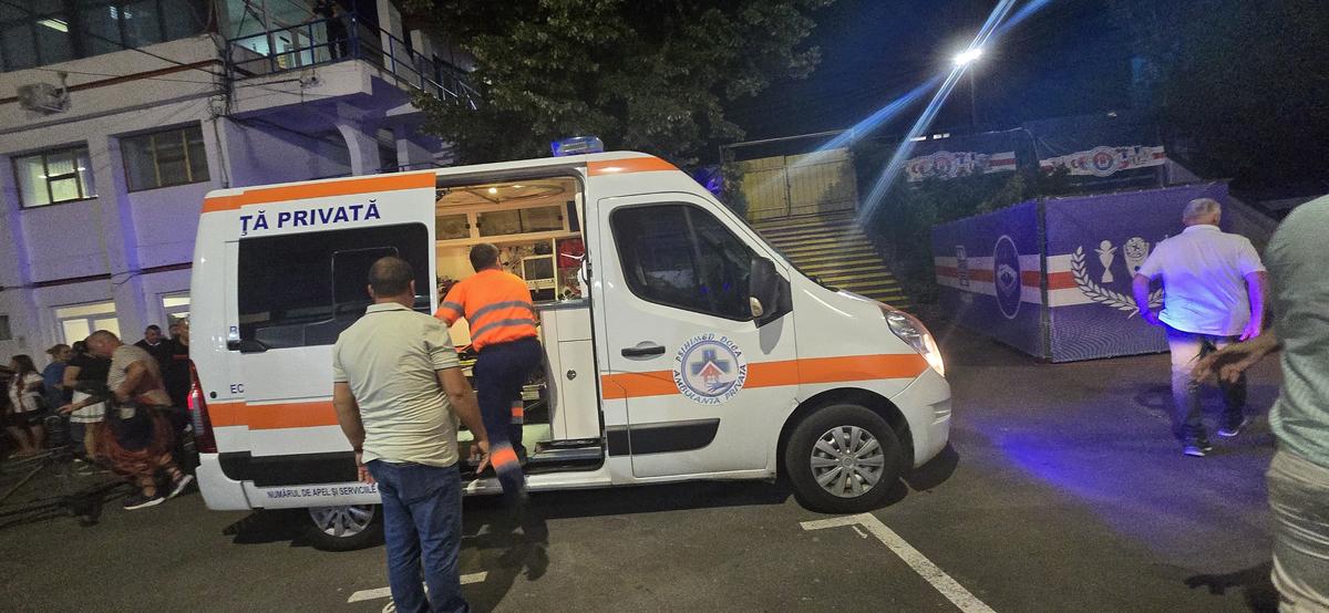Ambulanța la stadion pentru doi jucători după Oțelul Galați - Dinamo