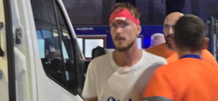 Ambulanța la stadion pentru doi jucători după Oțelul Galați - Dinamo