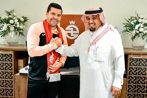Cosmin Contra, prima reacție după ce a fost demis de Al Kholood/ foto: Instagram @cosmin2contra