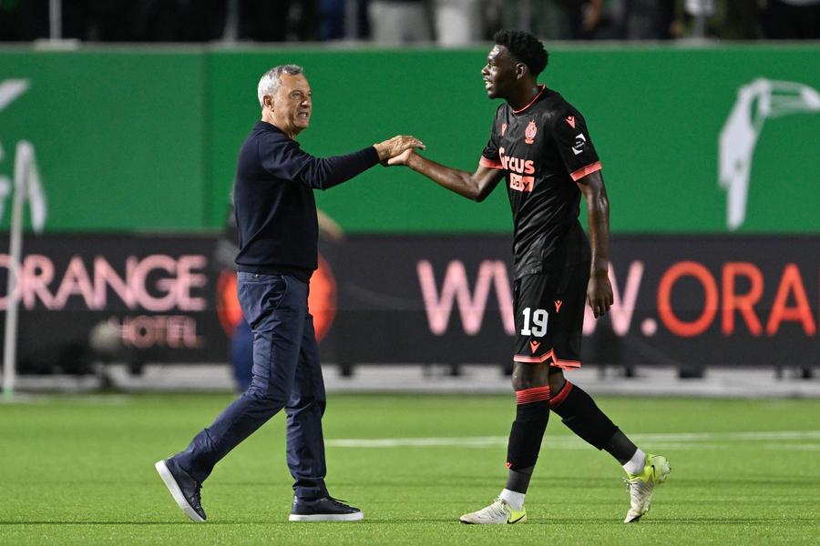 Mircea Rednic, după victoria cu La Louviere din campionat. Foto: Imago Images Mircea Rednic, debut cu victorie în Belgia » Josue Homawoo a fost integralist la Standard Liege