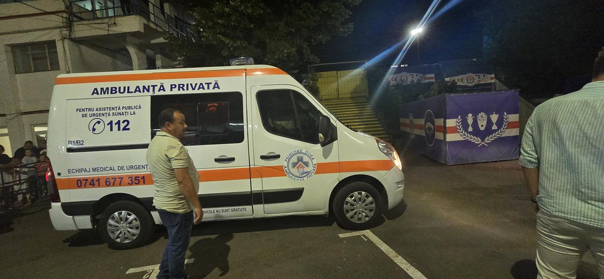 Ambulanța la stadion pentru doi jucători după Oțelul Galați - Dinamo
