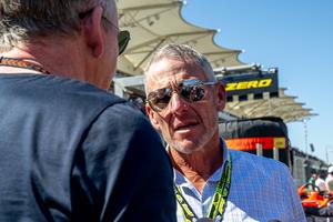 Controversatul Lance Armstrong: „El e cel mai dominant sportiv din lume în acest moment”