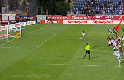 Haos total în FC Botoșani - Rapid! Două intervenții VAR, două cartonașe roșii și un penalty executat după opt minute