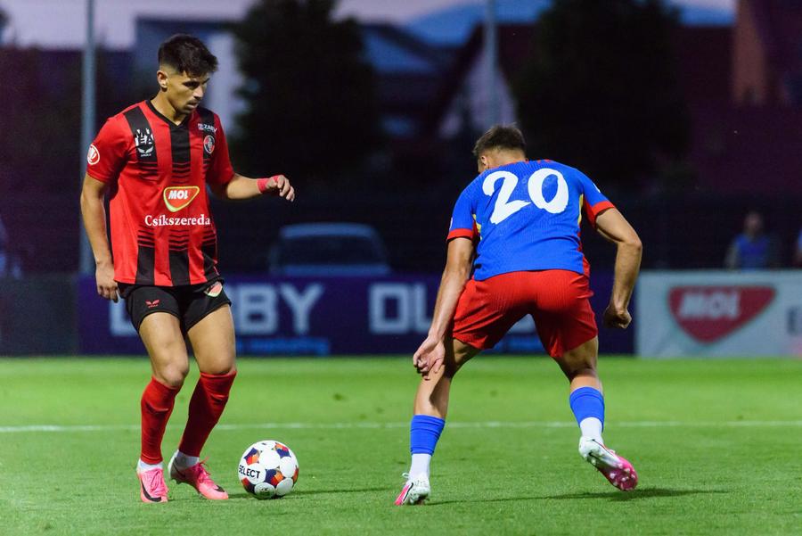 Basarab Panduru l-a „taxat” pe Anderson Ceara // foto: facebook @FK Csíkszereda „La fotbal în sală mi se pare că e bun, nu cred că le pare rău celor de la FCSB” » Basarab Panduru l-a „taxat” pe Anderson Ceara