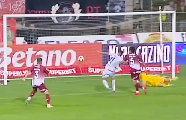 Penalty buclucaș! Pancu l-a contestat, Ilie Dumitrescu și Panduru au avut opinii diferite » Declarația lui Pașcanu a făcut lumină